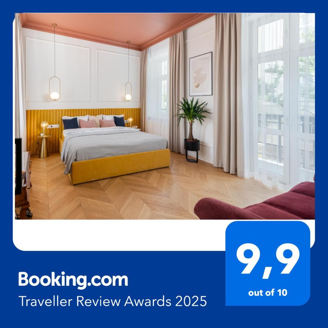 Premium In Parisian Style In The Heart Of Old Apartament